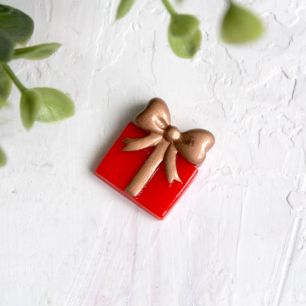 Кукольная миниатюра - Кабошон Подарок, 20*23  мм