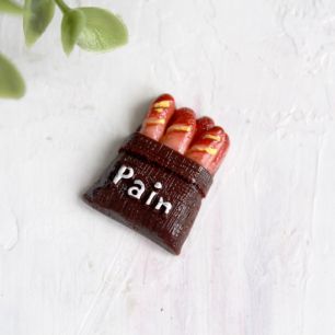 Кукольная миниатюра - Кабошон Корзинка с багетами, 20*27  мм (3 шт.)