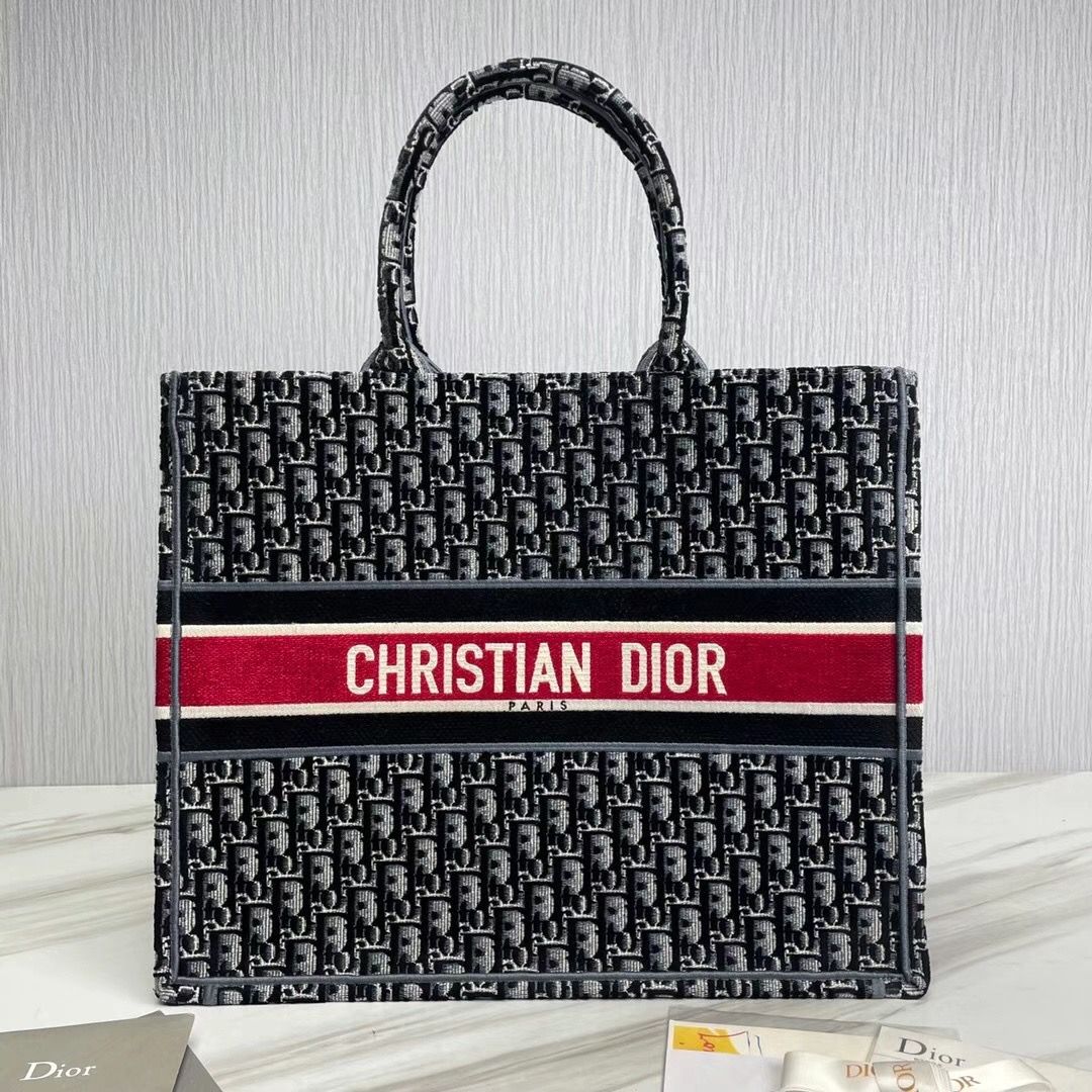 Dior Book Tote 41.5 cm