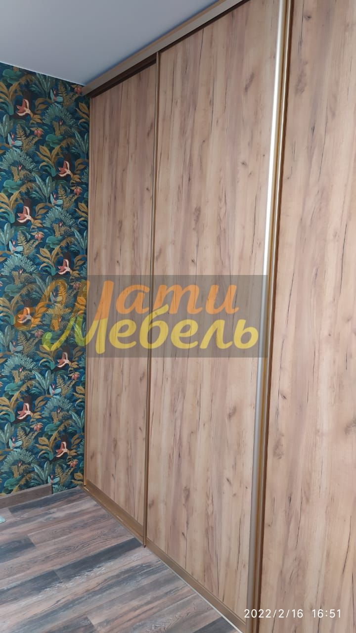 шкаф с гладильной доской и пантографом