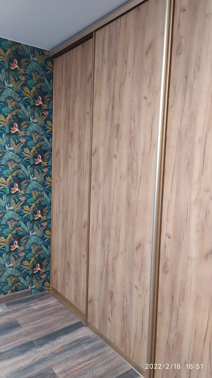 шкаф с гладильной доской и пантографом