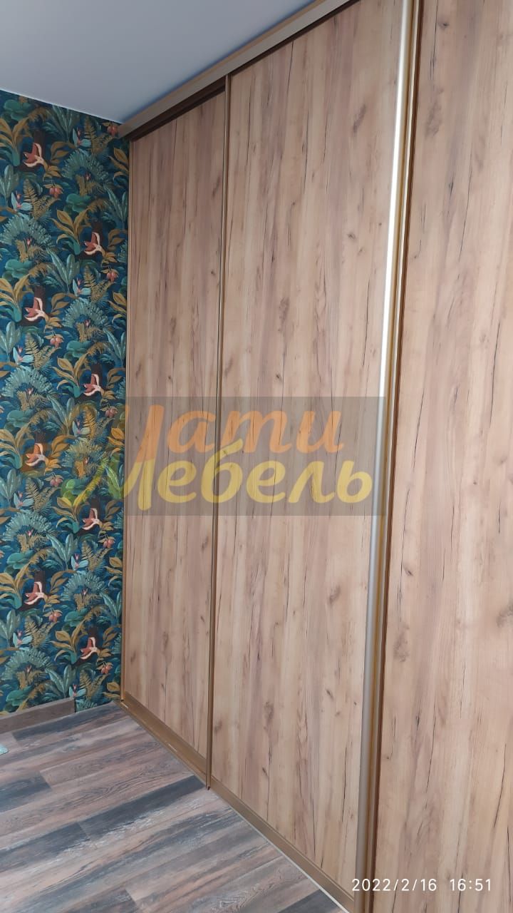 шкаф с гладильной доской и пантографом