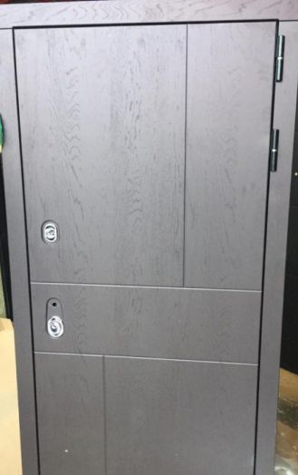 Входная дверь Лабиринт URBAN 02 Сандал белый стекло черное