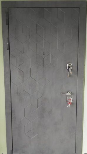 Входная дверь Лабиринт Бетон 13 Графит софт