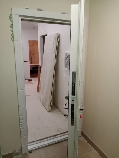 Входная дверь Лабиринт Трендо 24 Белый софт