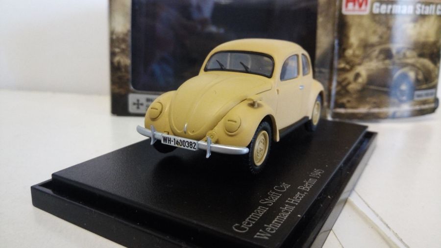 Немецкий штабной автомобиль Volkswagen в масштабе 1/48 ( Hobby Master)