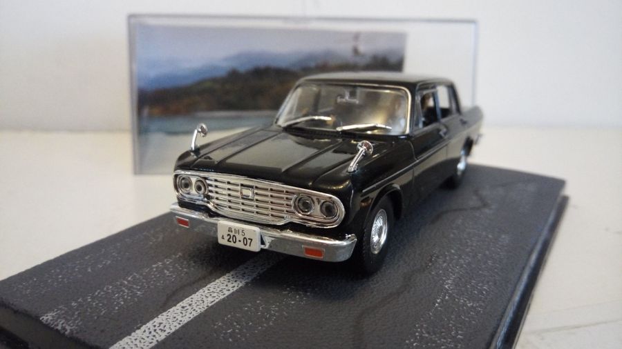 Toyota Crown из фильма You only live twice (Universal Hobbies)  1/43