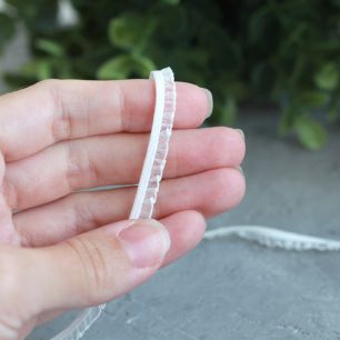 Тонкая кружевная резиночка, белая, 6 мм.