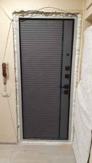 Входная дверь Лабиринт Мегаполис 22 Графит софт