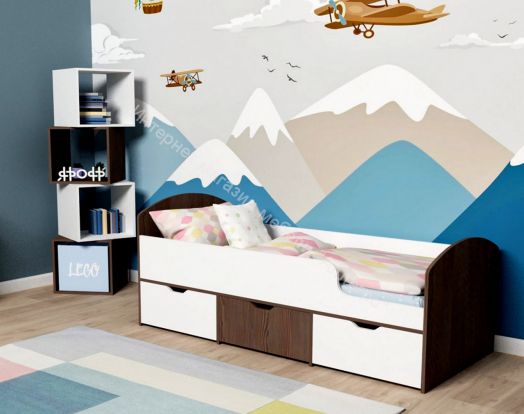 Кровать Малыш Мини 0,7*1,6 м с бортиком и 3-мя выкатными ящиками, Бодего темный / Белое дерево