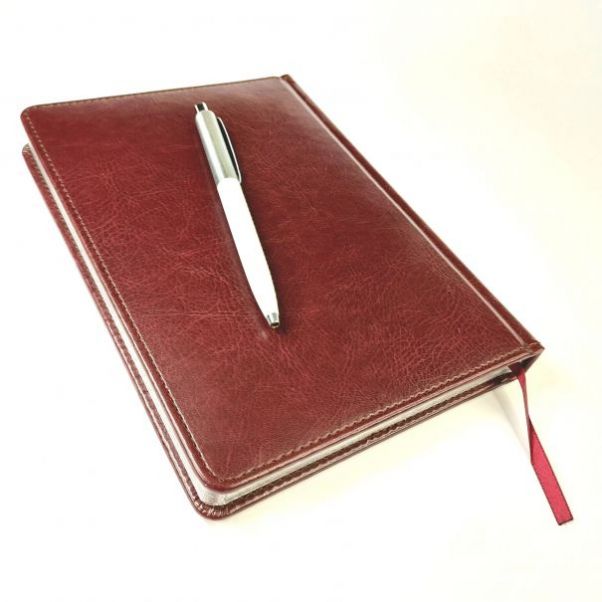 Ежедневник Joy бордовый А5