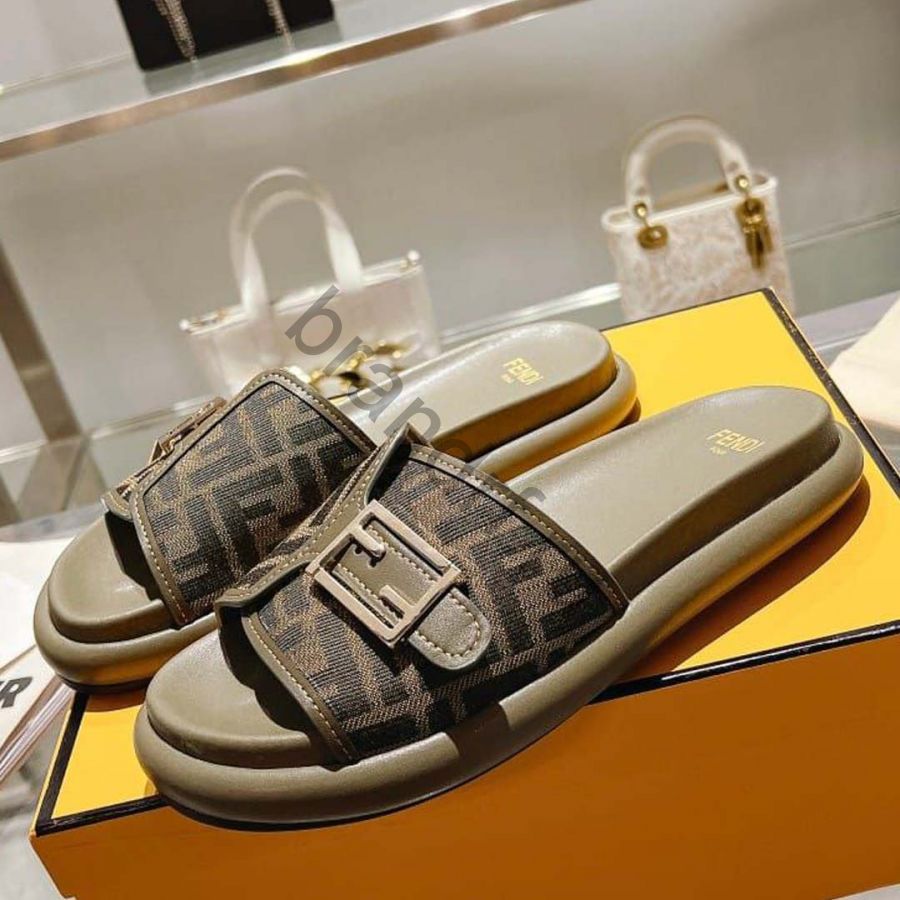 Шлепанцы Fendi