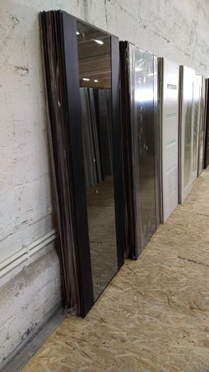 Входная дверь Лабиринт GRAND с зеркалом Панорама с тонировкой Черный кварц