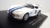 Dodge Viper GTS-R (Universal Hobbies)