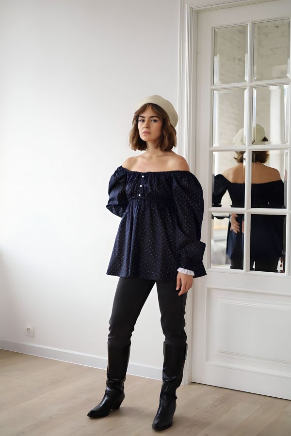 Блузка с объемными рукавами