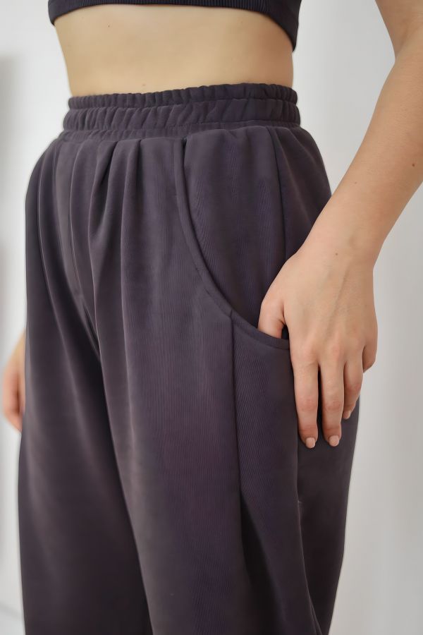 Брюки с защипами графит