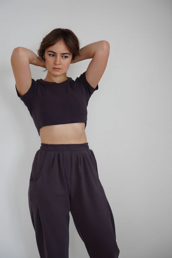 Брюки с защипами графит