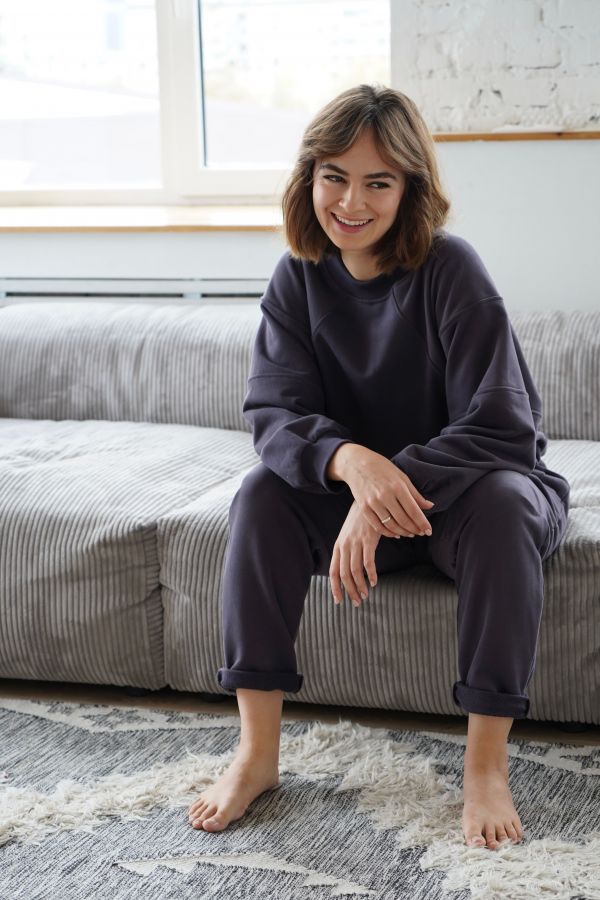 Брюки с защипами графит