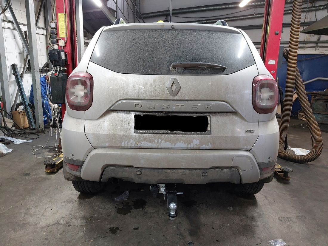 Фаркоп для Renault Duster 2011-2021, 2021-, Nissan Terrano 2014- съемное крепление шара под американский квадрат