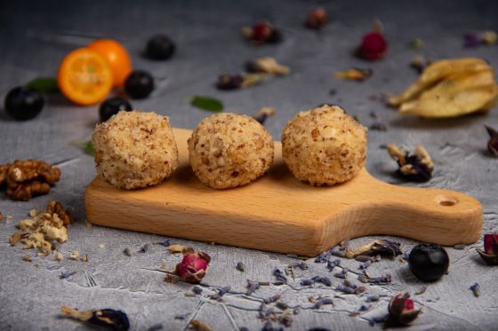 Горгонзола в крошке грецкого ореха