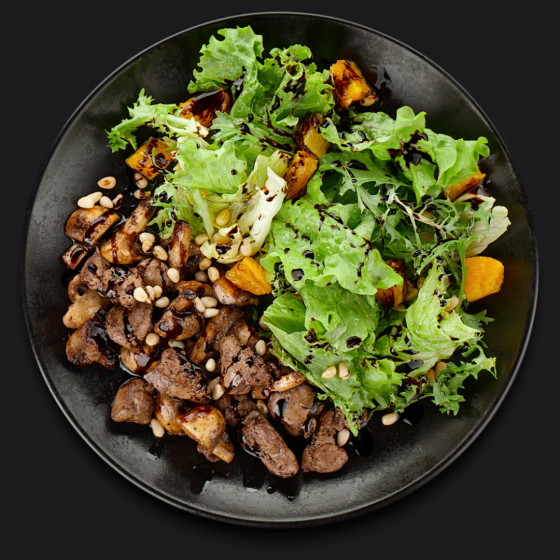 Салат из сочной куриной печени