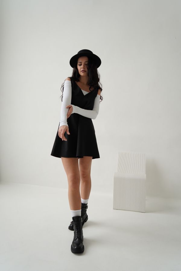 Топ с открытыми плечами белый