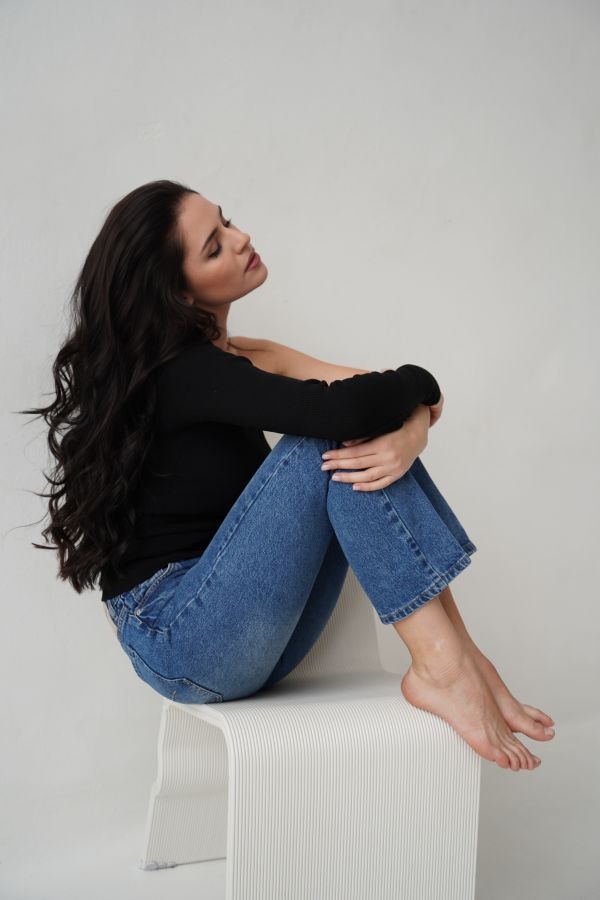 Кофта на одно плечо черная