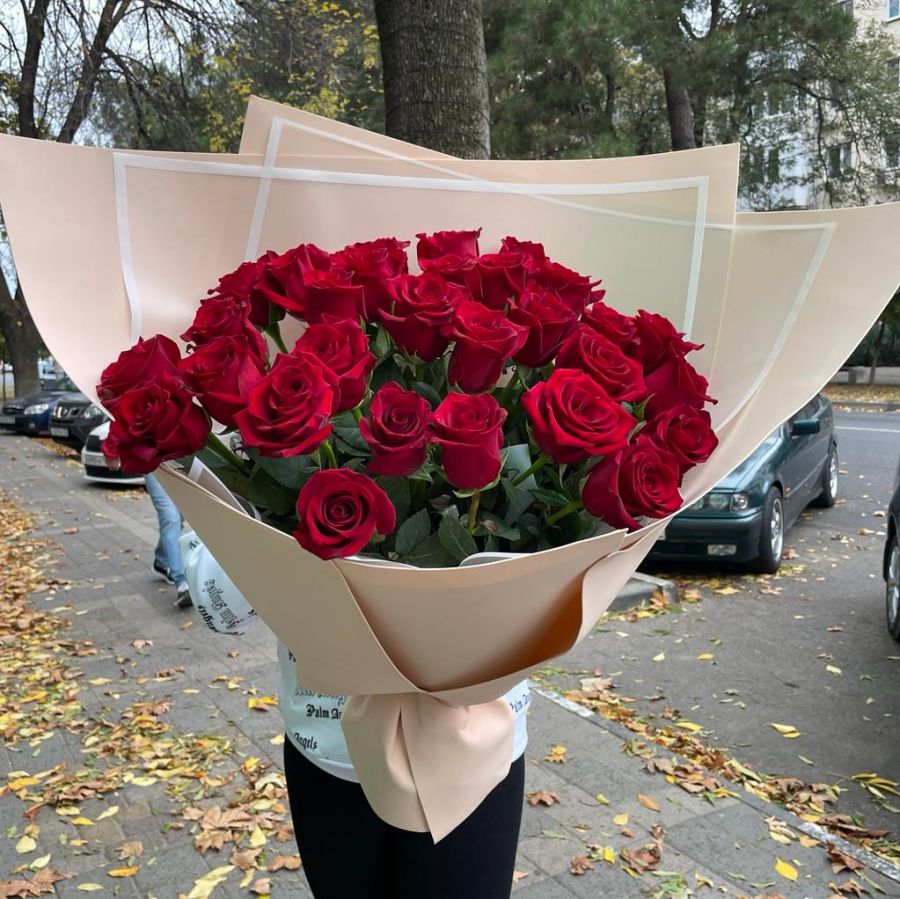 Букет из красных роз