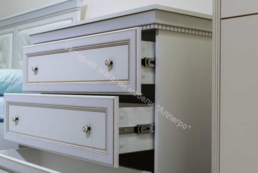 Комод 40.06 Эльмира, Белый/Белая кожа патина