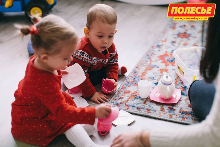 Набор детской посуды "Алиса" на 4 персоны (19 элементов) (в контейнере)