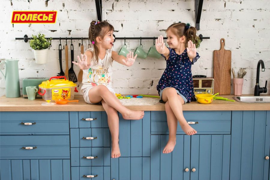 Набор посуды для кукол "ТРИ КОТА" (20 элементов, в контейнере)