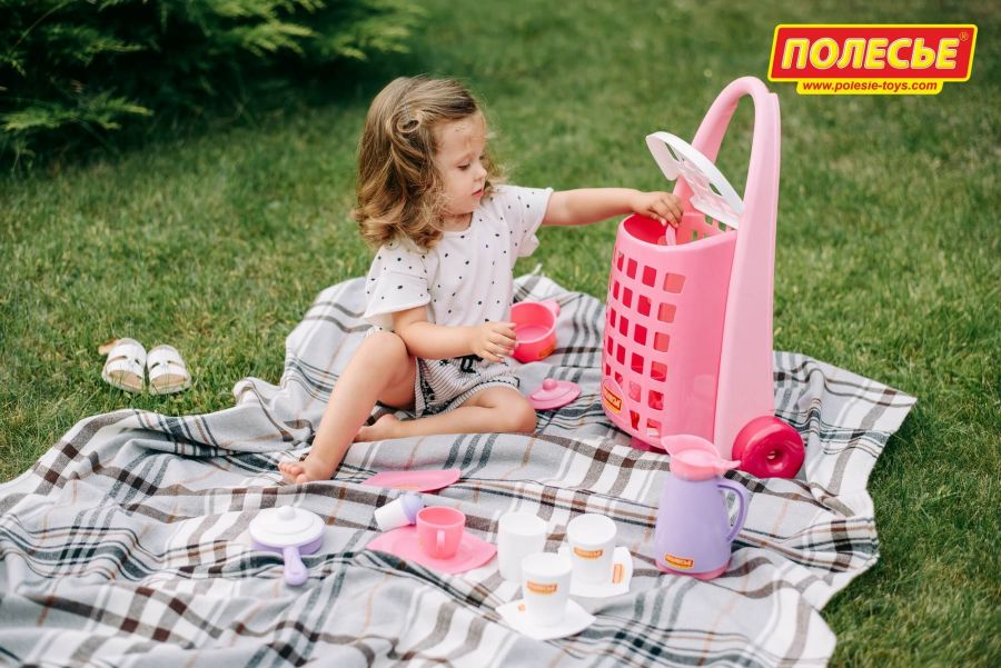 Забавная тележка + набор детской посуды (31 элемент)