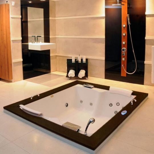 Гидромассажная ванна Jacuzzi Aura Plus Stone встраиваемая 180x150 схема 3