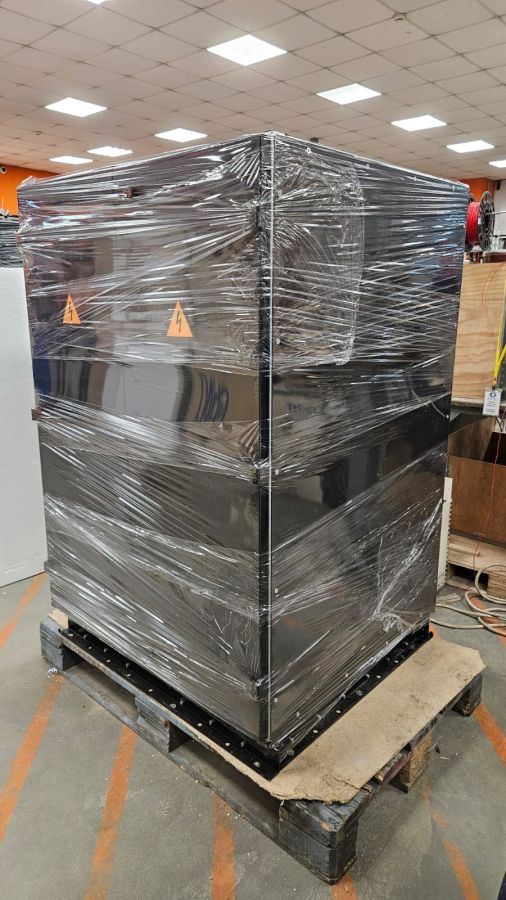 Батарейный шкаф 900×800×1340 мм – металлический, напольный, защитный