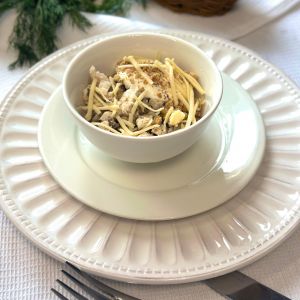 Салат Чародей с курицей и грибами 120г