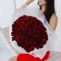 Розы красные 40 см в оформлении (от 15шт.)