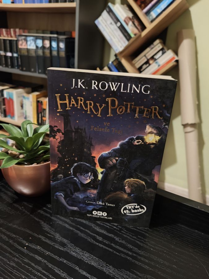 Harry Potter ve Felsefe Tasi по-турецки