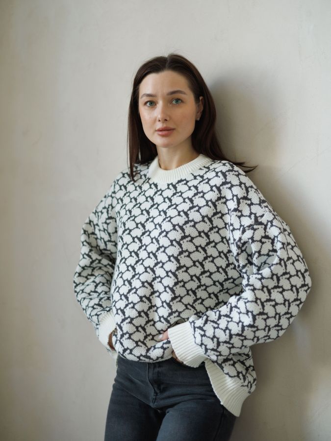 Свитер с кроликами