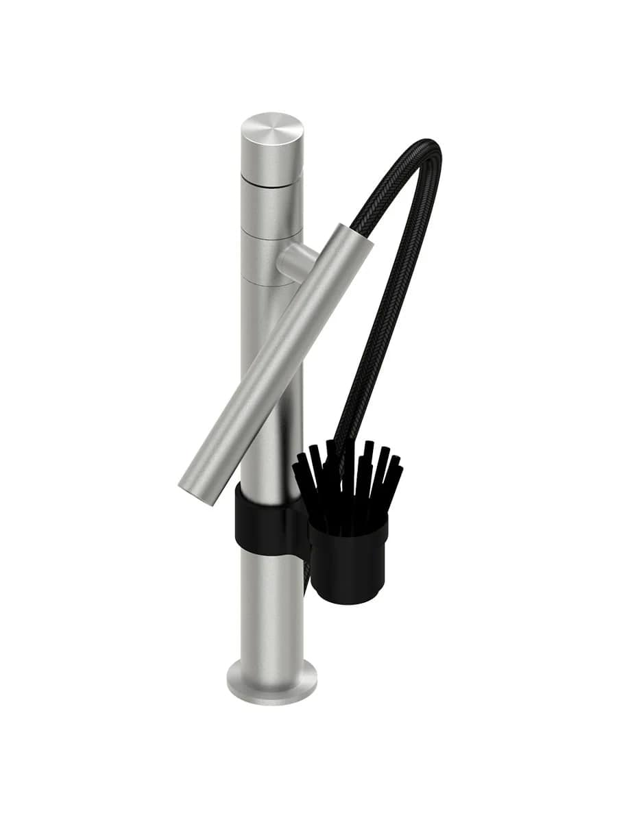 Кухонный смеситель Quadro design Kitchen Inox 400 с выдвижным изливом и комплектом «гидрощетка» цена от 144 447 ₽ Фото Кухонный смеситель Quadro design Kitchen Inox 400 с выдвижным изливом и комплектом «гидрощетка»