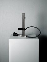 Кухонный смеситель Quadro design Kitchen Inox 400 с выдвижным изливом и комплектом «гидрощетка» схема 2 Кухонный смеситель Quadro design Kitchen Inox 400 с выдвижным изливом и комплектом «гидрощетка» схема 2