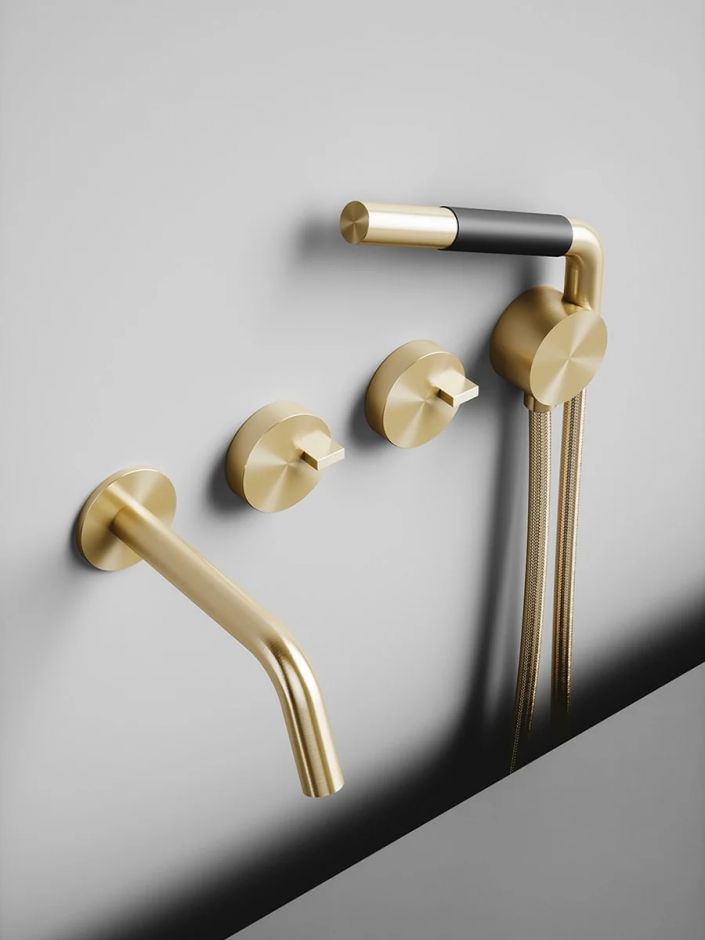 Смеситель для ванны и душа Quadro design FFQT 18 69 с изливом ФОТО