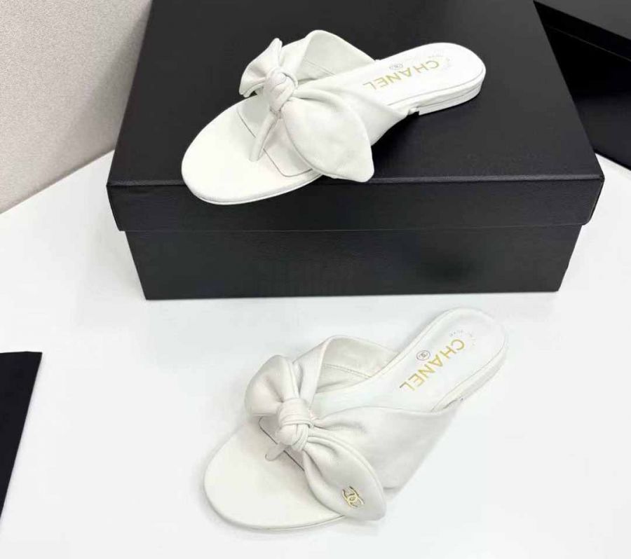 Шлепанцы CHANEL Premium