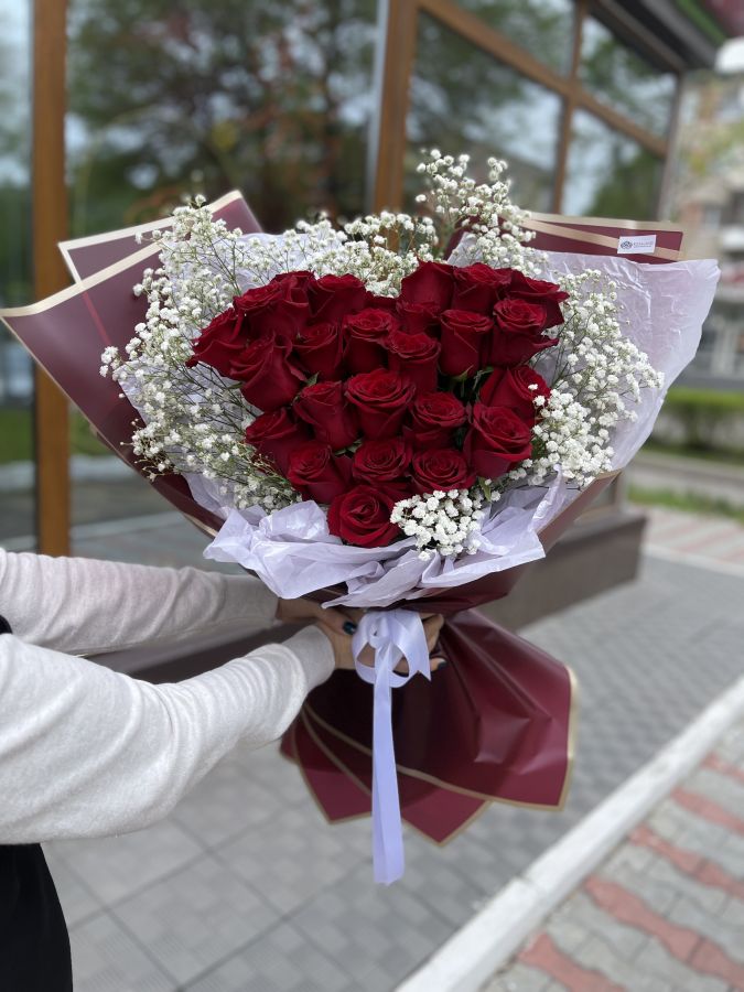 Букет сердце из красных роз