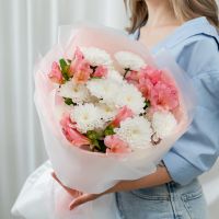 Сборный букет хризантемой и альстромерией