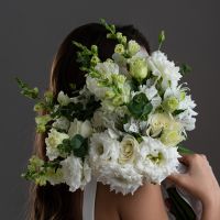 Букет невесты с белоснежной эустомой