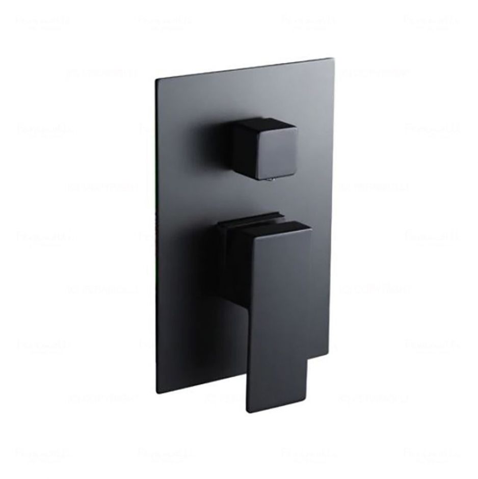 Смеситель однорычажный скрытого монтажа ванна/душ Feramolli BL633, черный