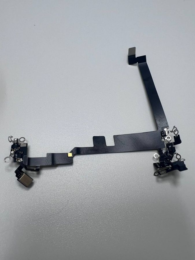 Apple iPhone 16 pro max нижний шлейф с микрофоном оригинал с разбора (снятый)