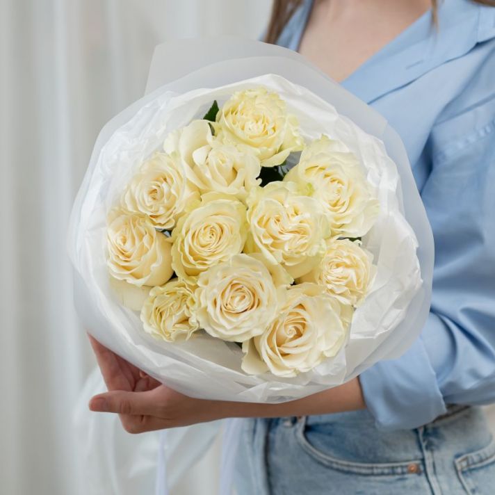Белая роза от 11 шт