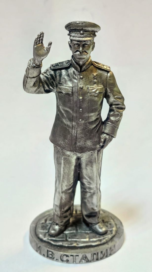 Фигурка Верховный главнокомандующий, маршал  Иосиф Сталин. 1943-45 гг.
