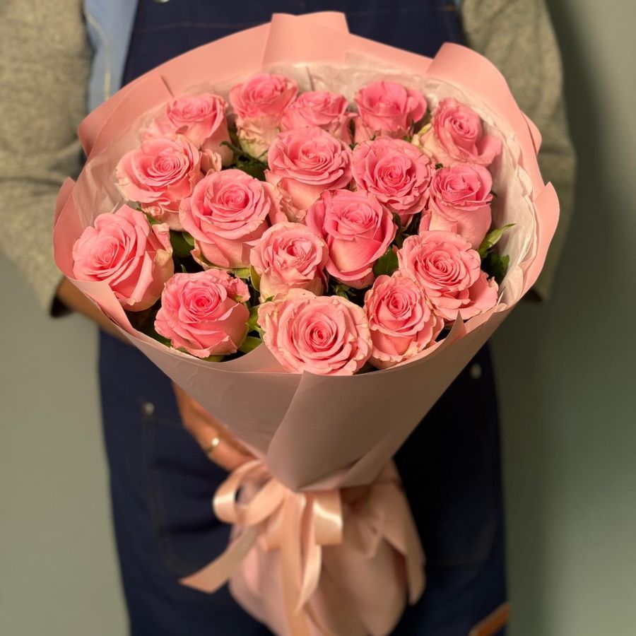 Букет розовых роз 17шт
